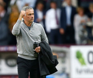 Man United thắng trận, Mourinho khiến fan ngỡ ngàng với hành động chưa từng có