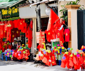 Không khí Tết Độc lập trên phố phường Hà Nội