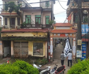Sửa bồn nước, 2 cha con cùng bị điện giật tử vong