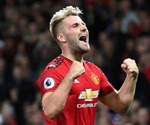 Đánh bại Pogba, Luke Shaw khép lại một tháng thần kỳ cùng MU