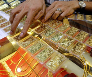 Giá vàng hôm nay 5/9: USD tăng vọt, vàng tiếp tục giảm mạnh