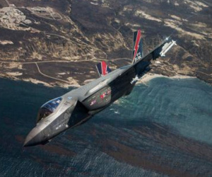 Không cần con lai F-22 với F-35, Mỹ vẫn đánh bại Su-57?