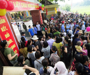 Bỏ thu tiền trái tuyến, phụ huynh lại lo thu tiền 'tự nguyện'