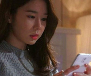 Khi tìm thấy chiếc hộp trái tim mà chồng gìn giữ cẩn thận, tôi bàng hoàng với những thứ chứa bên trong đó