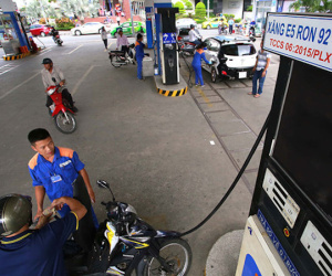 Lấy ngân sách hoàn thuế cho xăng E5?