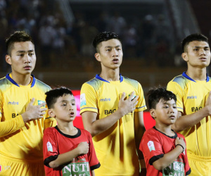 Phan Văn Đức và SLNA thâu tóm danh hiệu ở V.League tháng 7