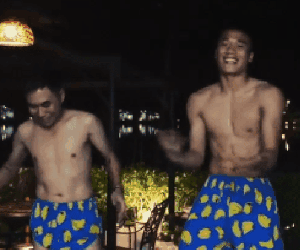 Là crush quốc dân mà phải nhảy hồ bơi để xin lỗi Đức Chinh, Dũng thủ môn khiến chị em bấn loạn vì body như tượng tạc