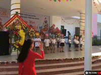 Nhan sắc khả ái, dịu dàng của cô giáo mầm non đứng nhảy 'chữa cháy' cho các bé học sinh quên bài gây sốt MXH