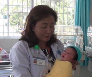 Bé gái mới sinh bị mẹ ruột nhẫn tâm bỏ rơi tại bệnh viện