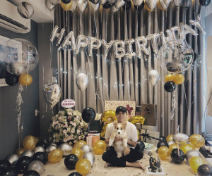 Tròn 26 tuổi, Soobin Hoàng Sơn vẫn háo hức cùng mẹ bóc từng món quà được tặng trong ngày sinh nhật