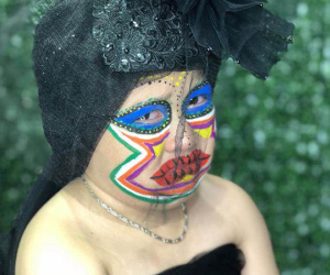 Có mẹ là thợ make-up, bé trai tưởng sẽ đẹp như soái ca ai ngờ khóc thét khi soi gương