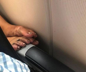 Đôi chân cáu bẩn và kém duyên khiến dân mạng kinh hồn bạt vía, nhưng cách mô tả của 'nạn nhân' lại gây tranh cãi
