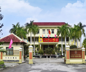 Dùng bằng giả, 5 cán bộ chủ chốt ở 1 xã mất chức