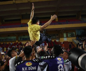 Hà Nội FC vô địch sớm, vì sao bầu Hiển... không thưởng?