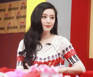 Lý do gì mà hàng loạt các trang báo lớn Trung Quốc đều 'im thin thít' về scandal của Phạm Băng Băng?