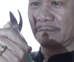 Phim Quỳnh Búp Bê tập 10: Vừa cùng nhau ân ái, lão Cấn vẫn tàn nhẫn cắt ngón tay con trai Quỳnh để 'dằn mặt'