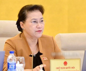 Chủ tịch Quốc hội Nguyễn Thị Kim Ngân: 'Tôi rất thương học sinh hiện nay học quá khổ!'
