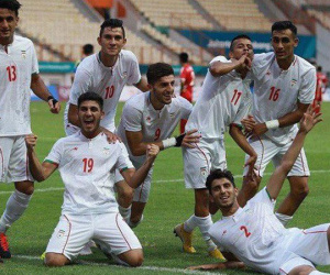 Đánh bại Uzbekistan, Iran gieo nỗi lo cho HLV Park Hang-seo
