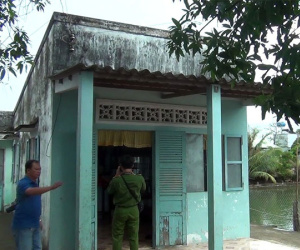 Nghi án chồng cắt cổ vợ trẻ, uống thuốc cỏ tự tử do cuồng ghen