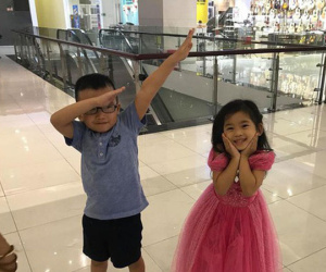 Nụ cười ngây thơ hạnh phúc của bé Lavie sau khi mẹ Mai Phương được xuất viện về nhà