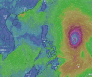Siêu bão Mangkhut giật trên cấp 17, tăng tốc tiến vào biển Đông