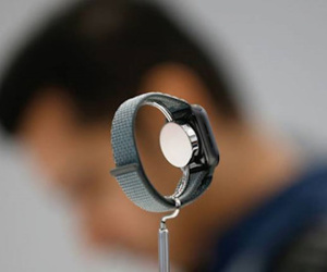 Apple Watch 'làm khó' đồng hồ cao cấp Thụy Sĩ