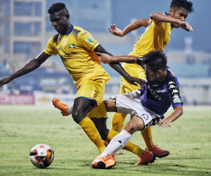 Căng thẳng cuộc đua top 3 ở V-League