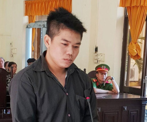Thanh niên cắt cổ chú ruột để bảo vệ mẹ ở miền Tây