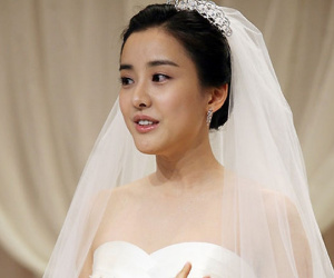 Người đẹp 'Dae Jang Geum' ly hôn sau 10 năm cưới