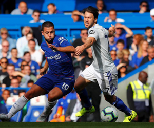 Super Hazard kéo Chelsea ngược dòng