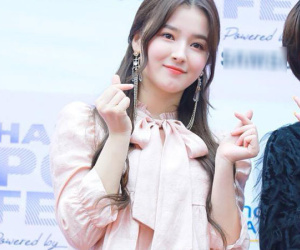 Nhìn Nancy (Momoland) để thấy: con gái cứ nhuộm tóc basic là đẹp nhất!