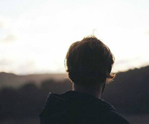 Gần ngày cưới tôi nhận được nhiều ảnh nóng của vợ sắp cưới