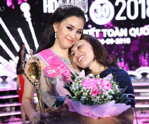 Mẹ của Tân Hoa hậu Việt Nam 2018: 'Tôi không quan tâm đến dư luận!'