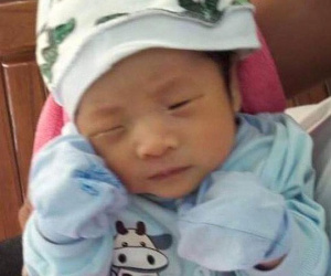 Phát hiện bé trai nặng 3,5 kg bị bỏ rơi trước cổng nhà dân ở Quảng Ninh