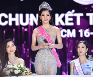 Tân Hoa hậu Trần Tiểu Vy gây cười khi run rẩy trả lời bài phỏng vấn ngắn nhất trong lịch sử họp báo