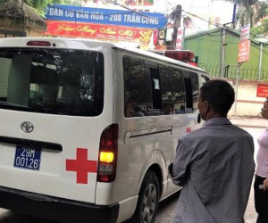 Xe cứu thương liên tục đưa thi thể nạn nhân ở đêm nhạc hội về quê