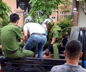 Bắt gã thanh niên nghi ngáo đá, đập phá đồ đạc, đe dọa người thân