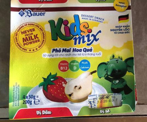 Hà Nội: 'Tá hỏa' khi phát hiện trong hộp phô mai hoa quả Kids mix có dị vật