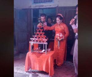 Cô dâu 64 tuổi bẽn lẽn bên chú rể 75 tuổi ở Quảng Ngãi