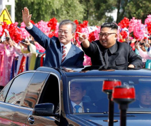 Những khoảnh khắc sau ngày gặp đầu giữa ông Moon và Kim Jong Un
