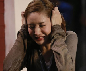 Vô tình ngã vào lòng bố chồng mà bị nghi ngờ 'có quan hệ mờ ám', nàng dâu bất lực cầu cứu chị em
