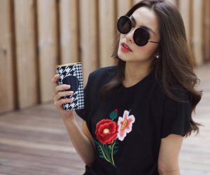 Làm dâu nhà giàu tưởng sung sướng nhưng không ngờ Hà Tăng lại bận rộn đến thế