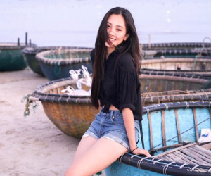Nhan sắc đời thường của tân Hoa hậu 18 tuổi