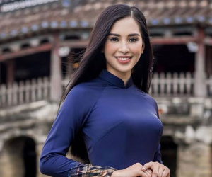 Tân Hoa hậu khoe dáng thướt tha ở Hội An