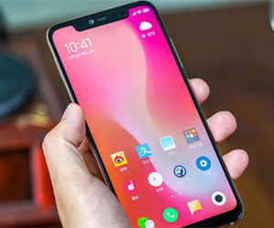 Xiaomi Mi 8 Pro ra mắt với cấu hình khủng, đẹp như iPhone X, giá 467 USD