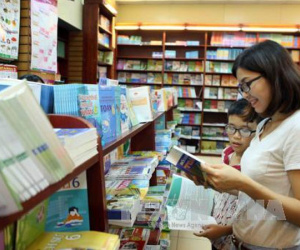 Bộ GD-ĐT: Không yêu cầu học sinh làm bài trực tiếp trên SGK để tránh lãng phí