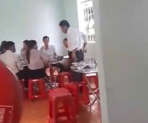 Kỷ luật Bí thư, Chủ tịch xã uống bia tại cơ quan trong giờ hành chính