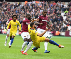 Mất điểm trước West Ham, Sarri xác nhận Chelsea chưa hay bằng Liverpool