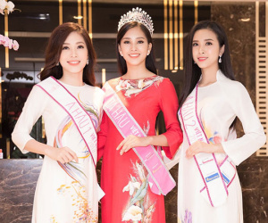 Tân Hoa hậu Trần Tiểu Vy đọ dáng cùng hai á hậu