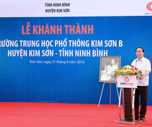 Xúc động hình ảnh Chủ tịch nước Trần Đại Quang ở ngôi trường cũ